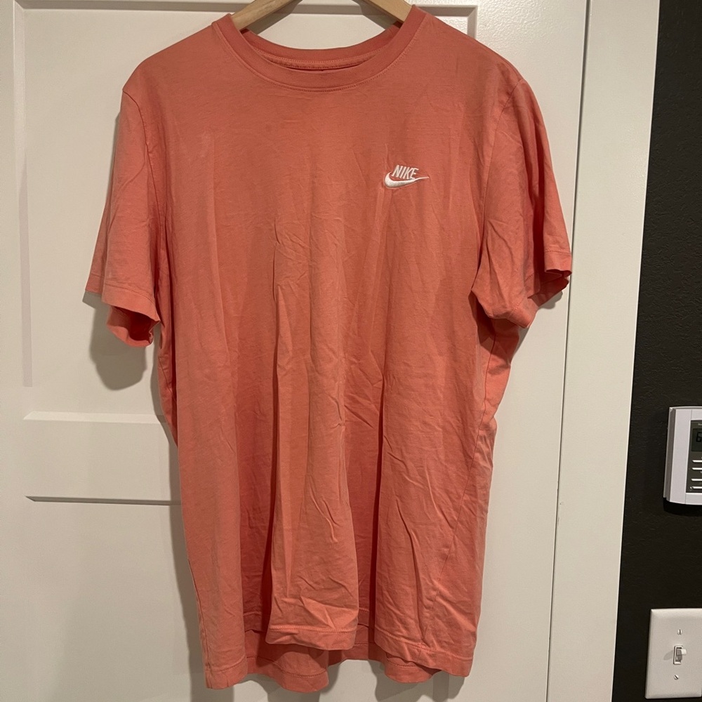 Nike Men's Coral T-Shirt